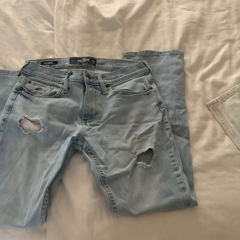 Hollister Men's Light Wash Distressed Slim Jeans
